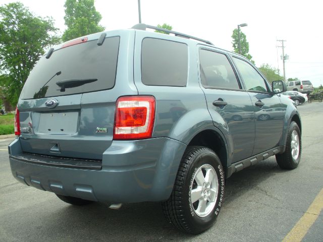 2010 Ford Escape 31 FOOT