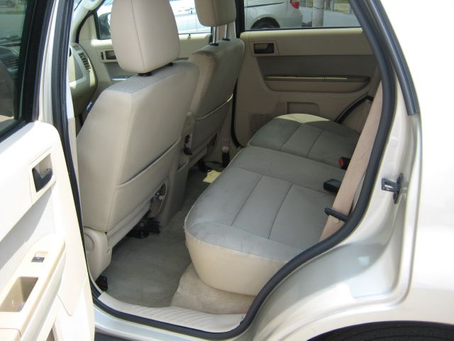 2011 Ford Escape 31 FOOT