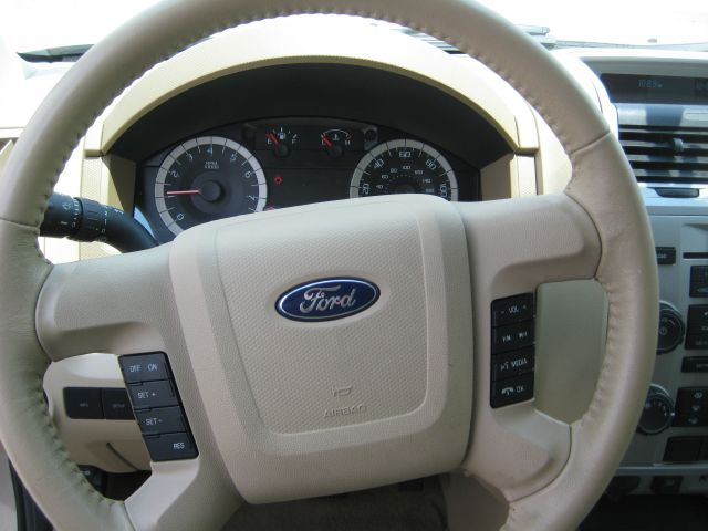 2011 Ford Escape 31 FOOT