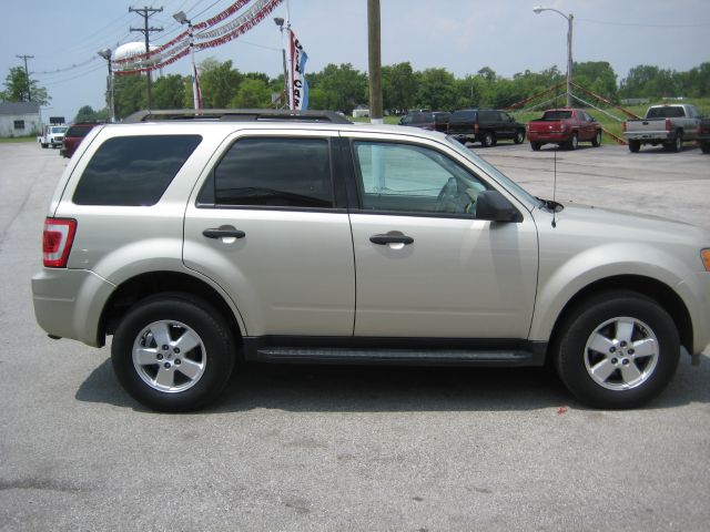 2011 Ford Escape 31 FOOT