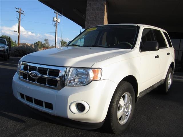 2011 Ford Escape Sierra 1500hd 4WD CREW CAB SLE