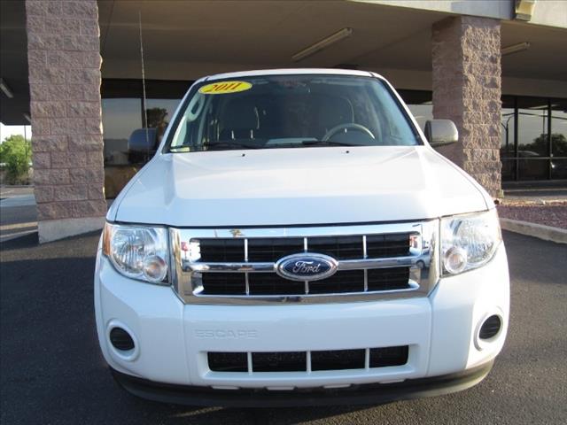 2011 Ford Escape Sierra 1500hd 4WD CREW CAB SLE