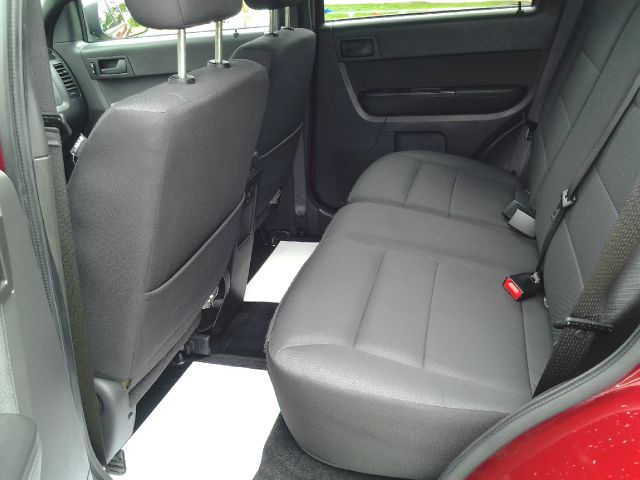 2011 Ford Escape 31 FOOT