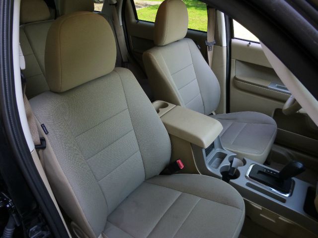 2011 Ford Escape 31 FOOT