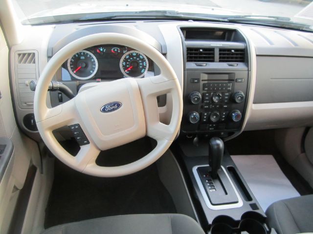 2011 Ford Escape XLS