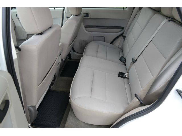 2011 Ford Escape 31 FOOT