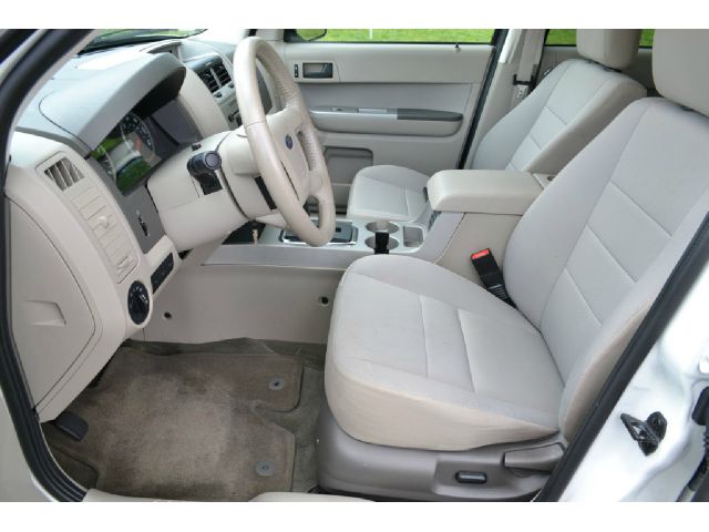 2011 Ford Escape 31 FOOT