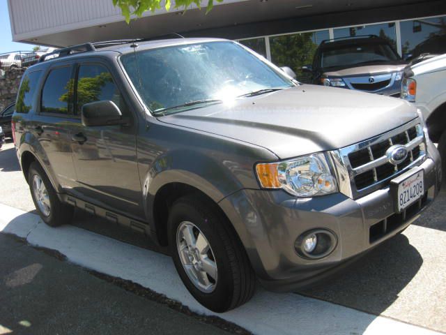 2011 Ford Escape 31 FOOT