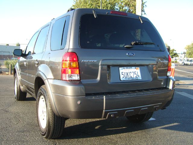 2006 Ford Escape Hybrid Ram 3500 Diesel 2-WD