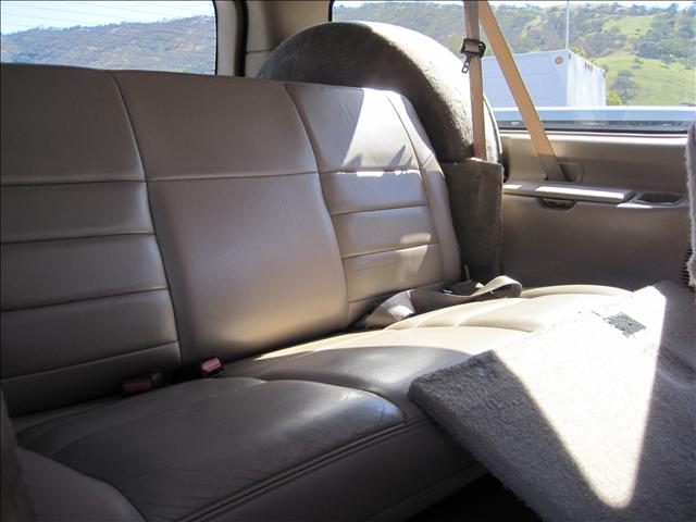 2002 Ford Excursion 2DR HB AT