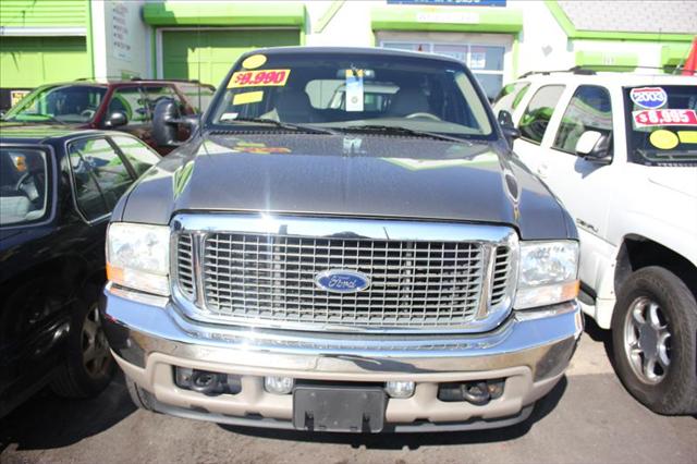 2002 Ford Excursion 2DR HB AT