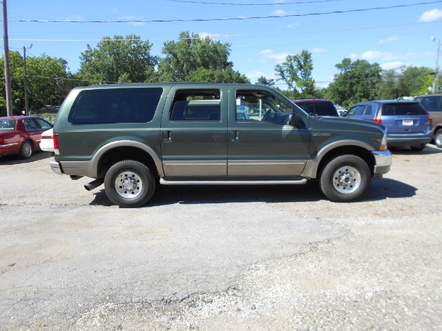 2002 Ford Excursion SLE - Clean Carfax Sharp