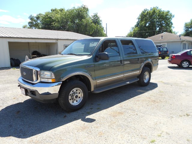 2002 Ford Excursion SLE - Clean Carfax Sharp