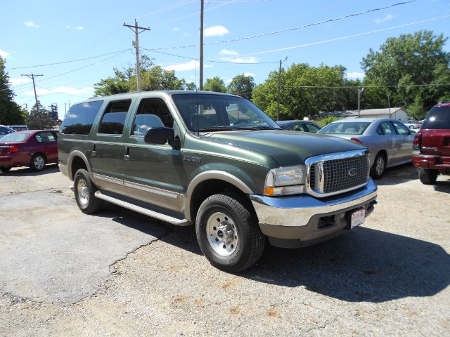 2002 Ford Excursion SLE - Clean Carfax Sharp