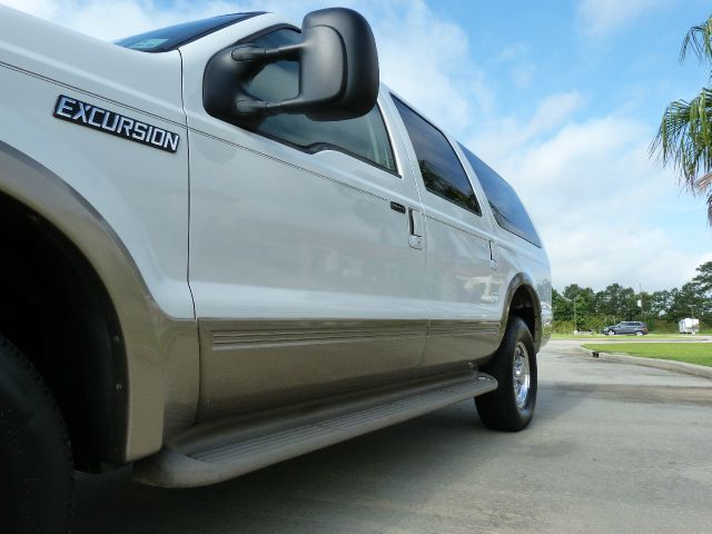 2003 Ford Excursion 4WD SL