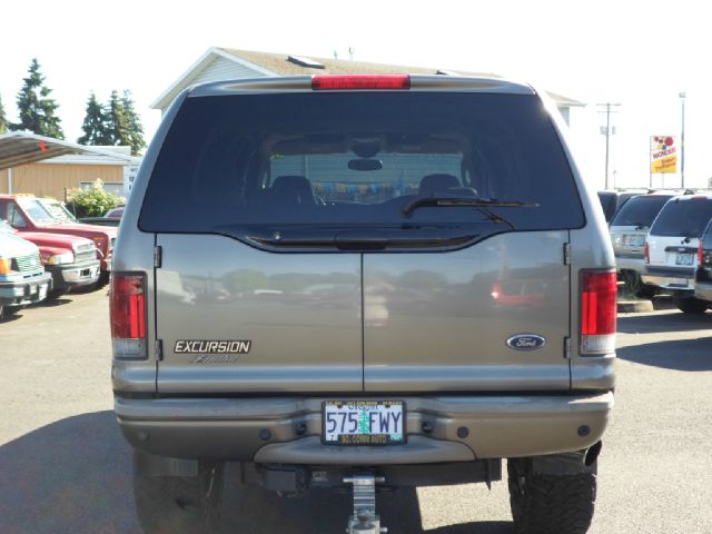 2003 Ford Excursion E 32