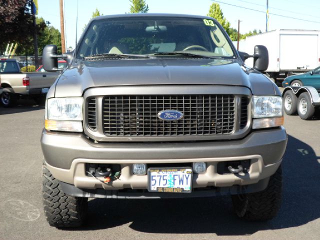 2003 Ford Excursion E 32