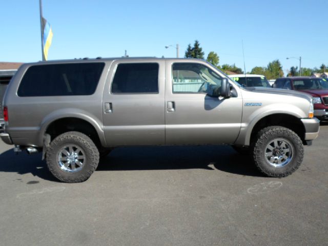 2003 Ford Excursion E 32