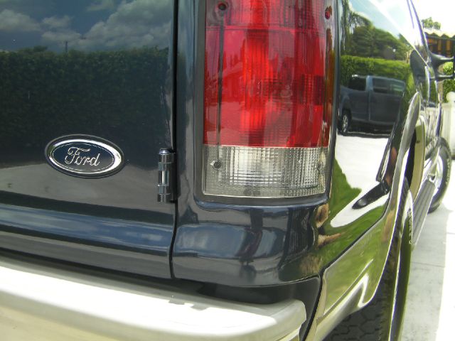 2003 Ford Excursion 4WD SL