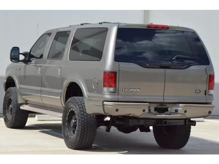 2003 Ford Excursion SXT 2WD V/6 Auto 5-pass