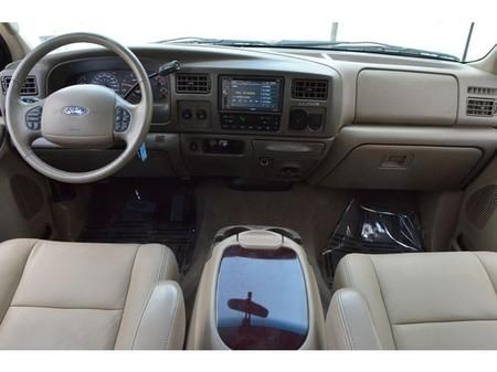 2003 Ford Excursion SXT 2WD V/6 Auto 5-pass