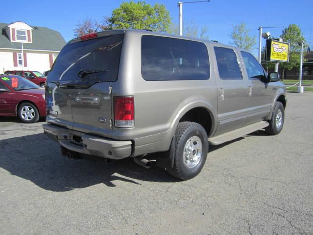 2004 Ford Excursion E 32