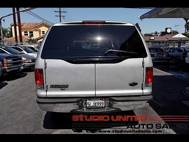 2004 Ford Excursion XLS