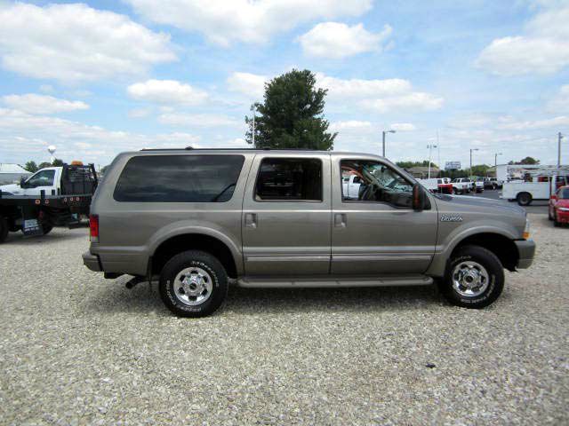 2004 Ford Excursion E 32