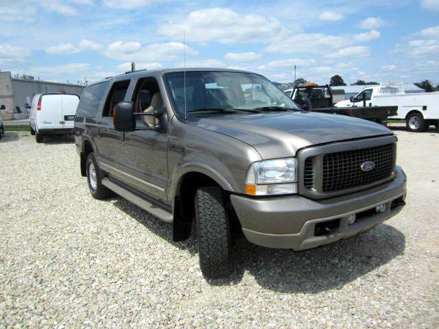 2004 Ford Excursion E 32