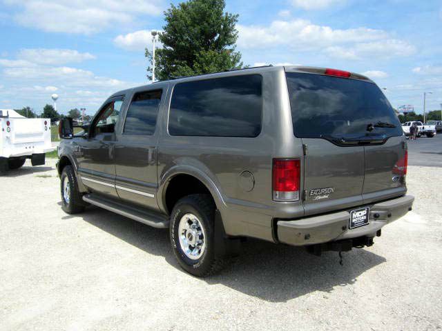 2004 Ford Excursion E 32