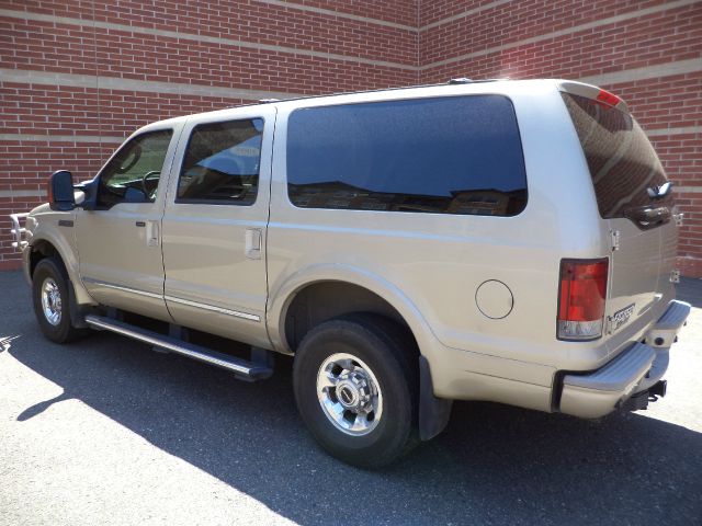 2005 Ford Excursion E 32