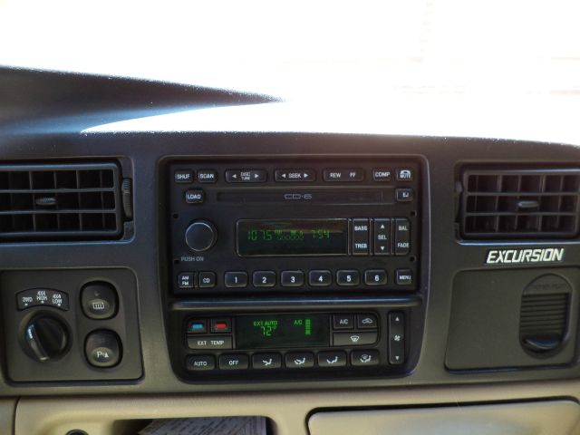 2005 Ford Excursion E 32