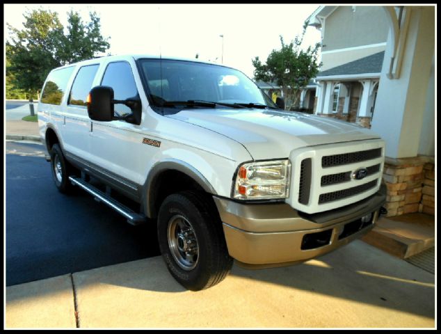 2005 Ford Excursion 4WD SL