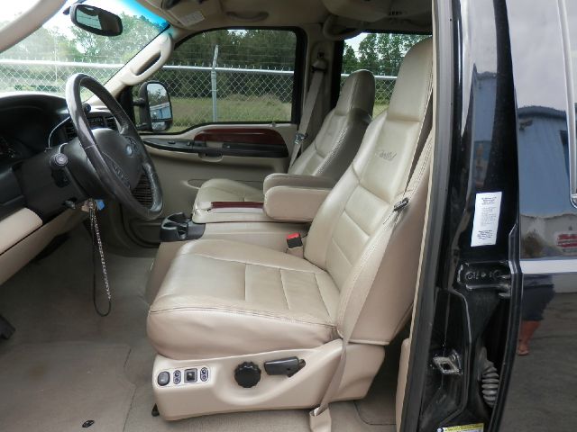 2005 Ford Excursion SLT 25