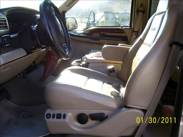 2005 Ford Excursion 4DR