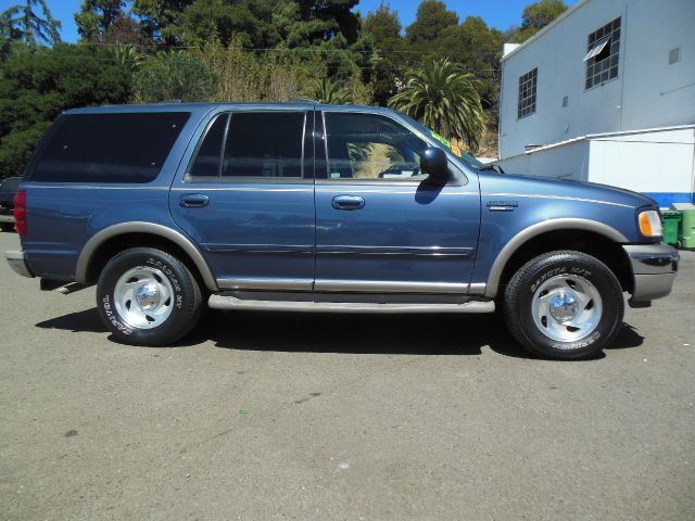 2000 Ford Expedition E320 - Extra Sharp