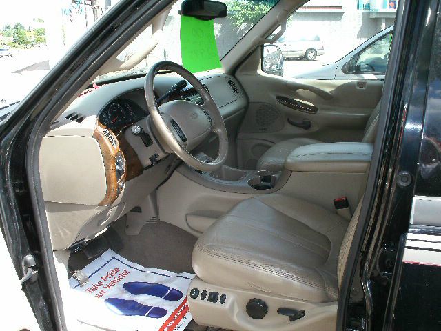 2000 Ford Expedition E320 - Extra Sharp