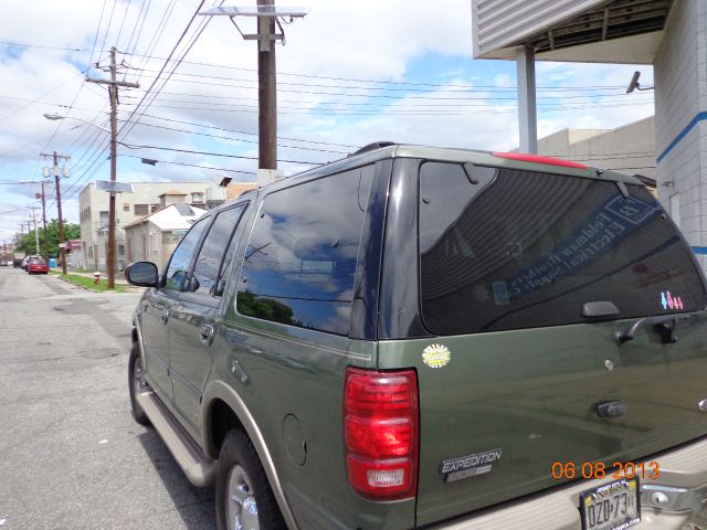 2000 Ford Expedition E320 - Extra Sharp