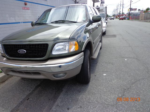 2000 Ford Expedition E320 - Extra Sharp