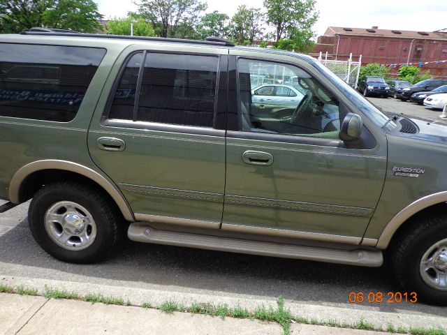 2000 Ford Expedition E320 - Extra Sharp