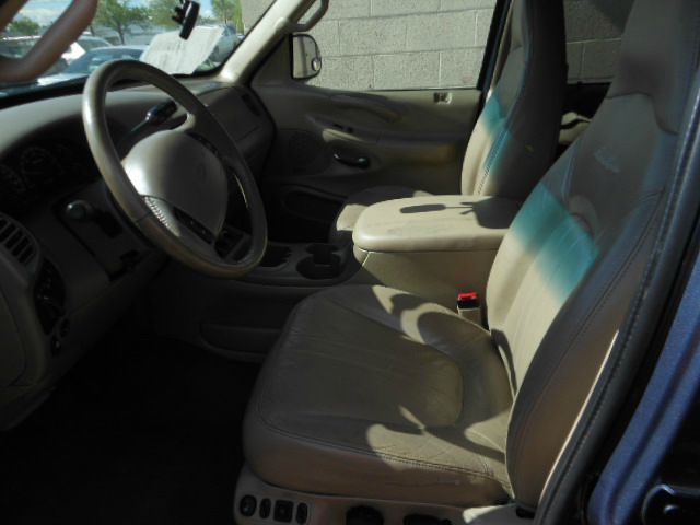 2000 Ford Expedition E320 - Extra Sharp