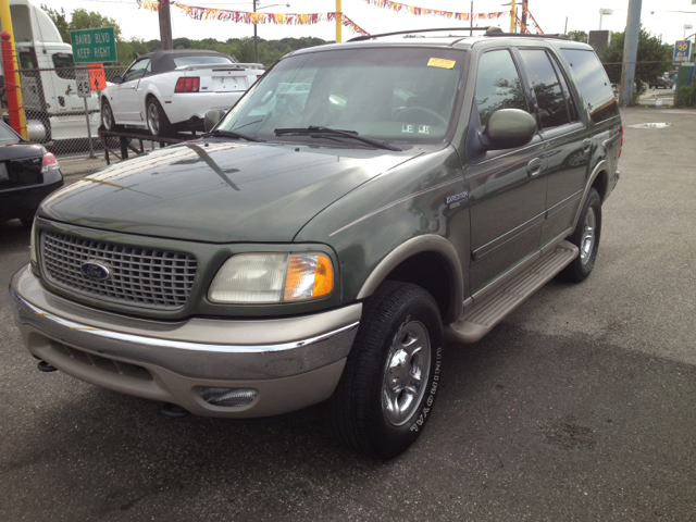 2000 Ford Expedition E320 - Extra Sharp