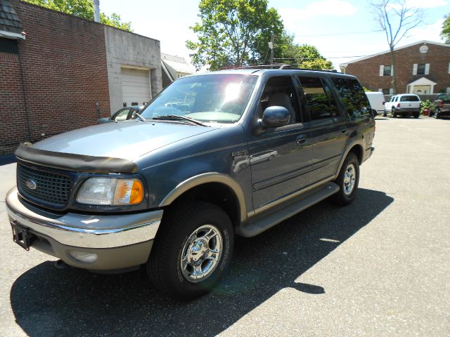 2001 Ford Expedition E320 - Extra Sharp