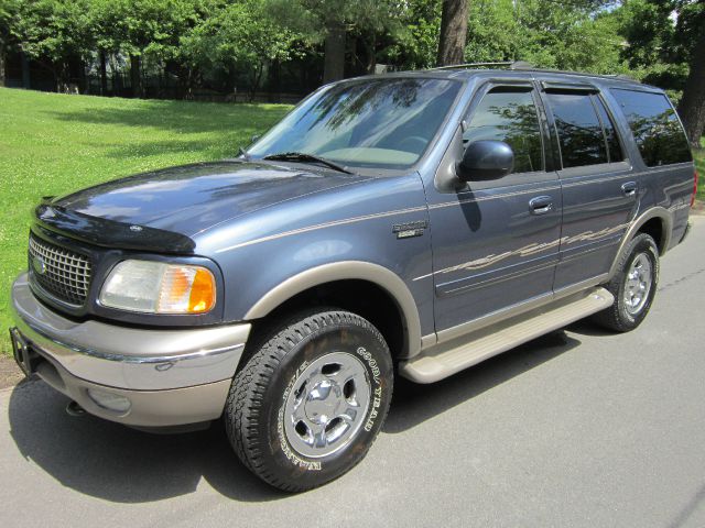 2001 Ford Expedition E320 - Extra Sharp