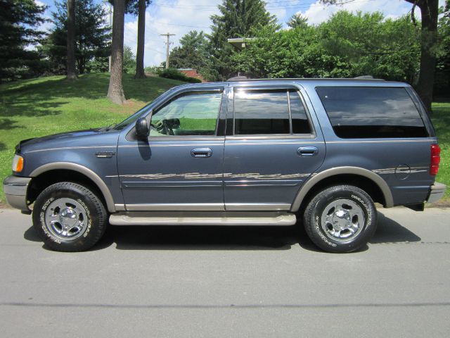 2001 Ford Expedition E320 - Extra Sharp