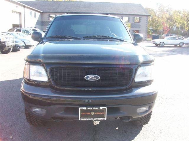 2002 Ford Expedition 4dr Sdn XLS