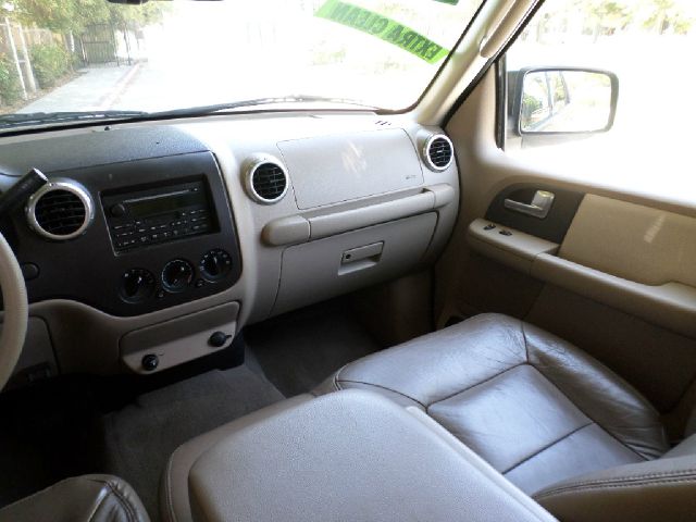 2003 Ford Expedition 2dr HB Man Spec