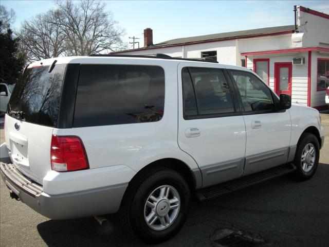 2003 Ford Expedition ESi