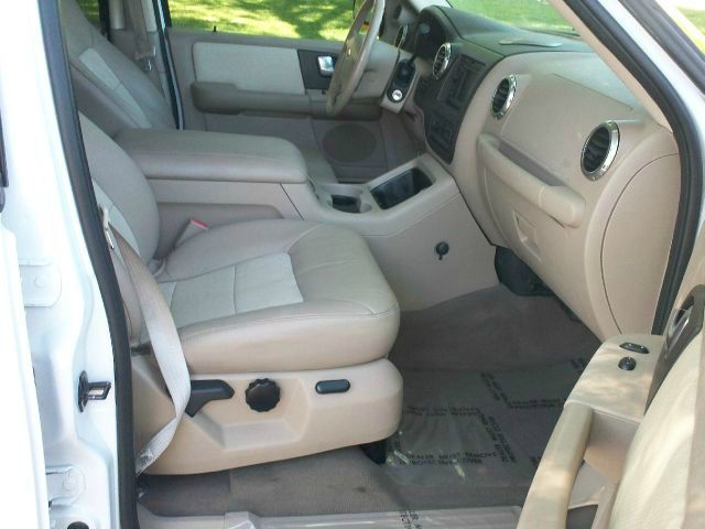 2003 Ford Expedition 2dr HB Man Spec