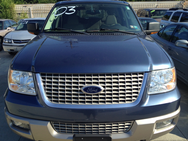 2003 Ford Expedition E320 - Extra Sharp